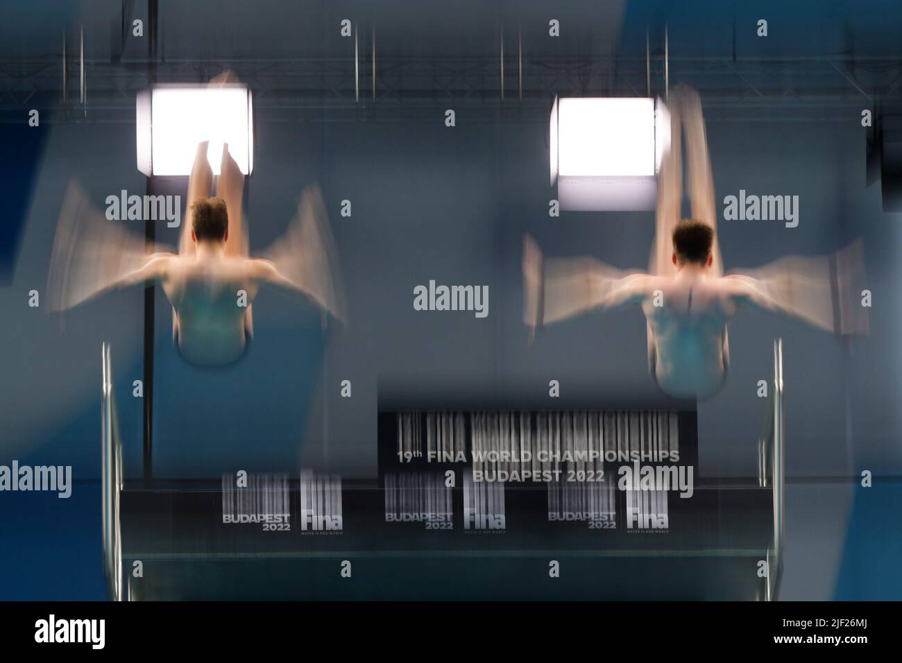 Budapest, Ungarn. 28.. Juni 2022. Die Briten Matthew Lee und Noah Williams treten beim synchronen Tauchfinale der Herren 10m bei den FINA World Championships 19. in Budapest, Ungarn, am 28. Juni 2022 an. Quelle: Zheng Huansong/Xinhua/Alamy Live News Stockfoto