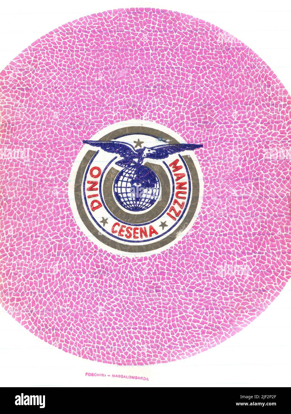 Frischobst-Papierverpackung, ab Mitte 1950s in England, mit Anbaumarke. Dino Manuzzi, Cesena. Adler auf der Spitze der Welt, rosa Kreismuster Stockfoto