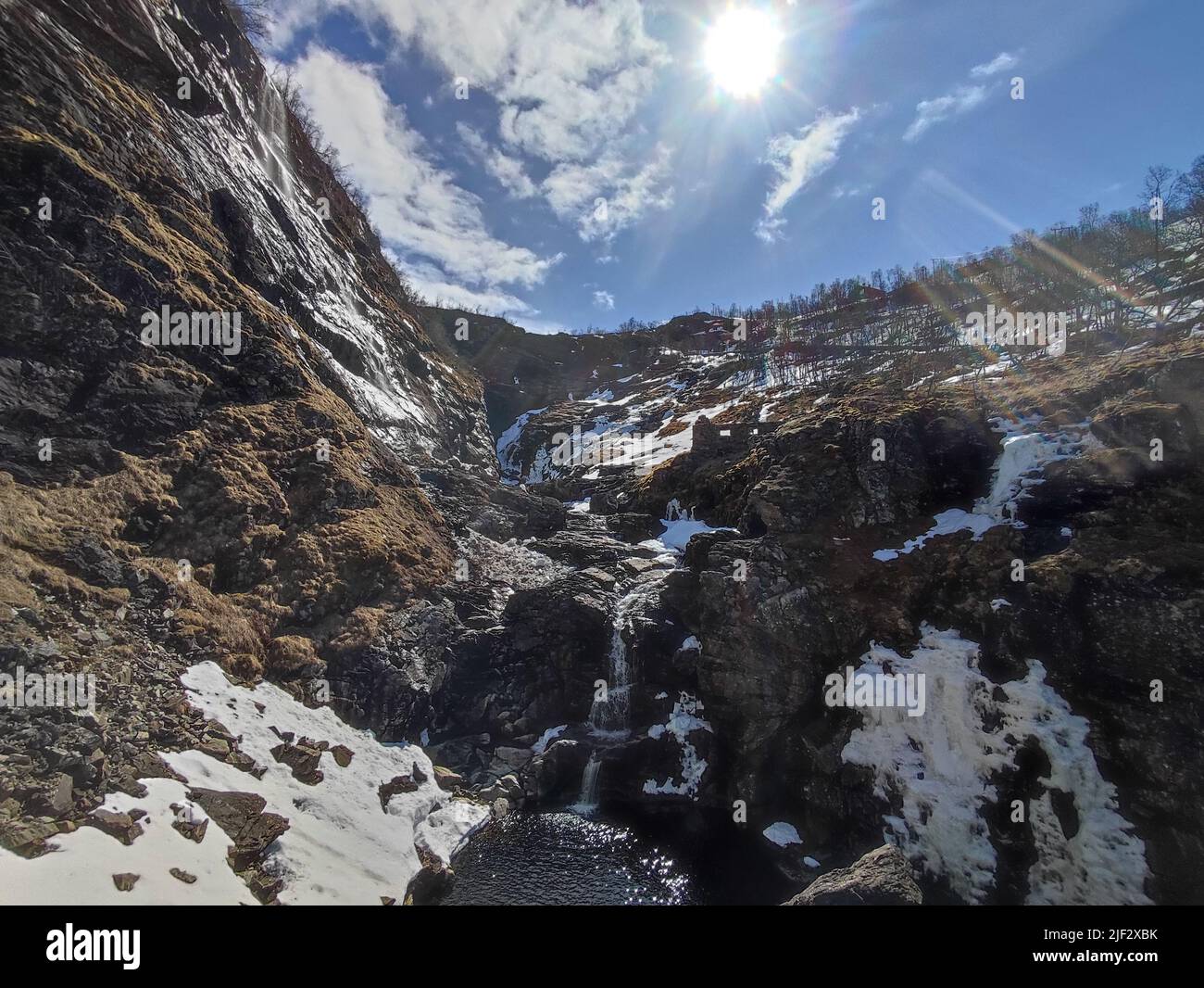 Kjosfossen-Fälle im Mai, Myrdal, Norwegen Stockfoto