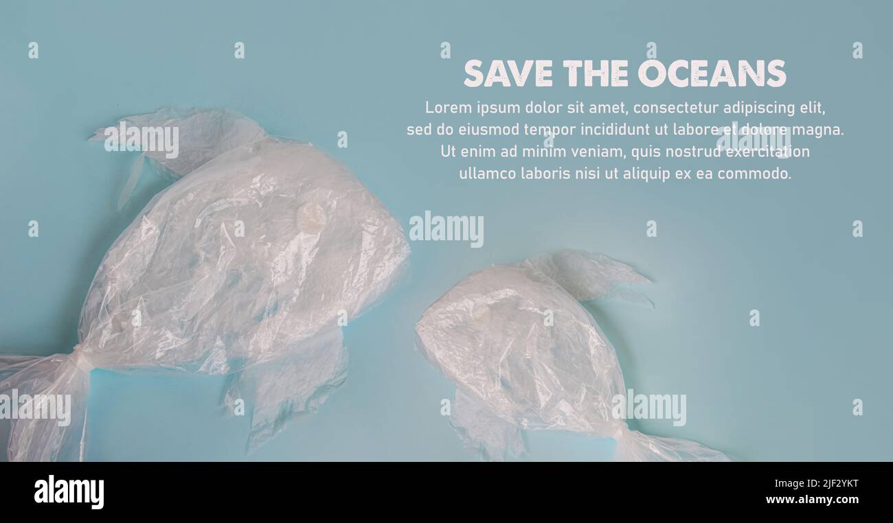 Verschmutzung der Weltmeere mit Plastikmüll. Fisch aus Abfall auf blauem Hintergrund. Recycling und das Verbot der Verwendung von Polyethylen. Konzept Stockfoto