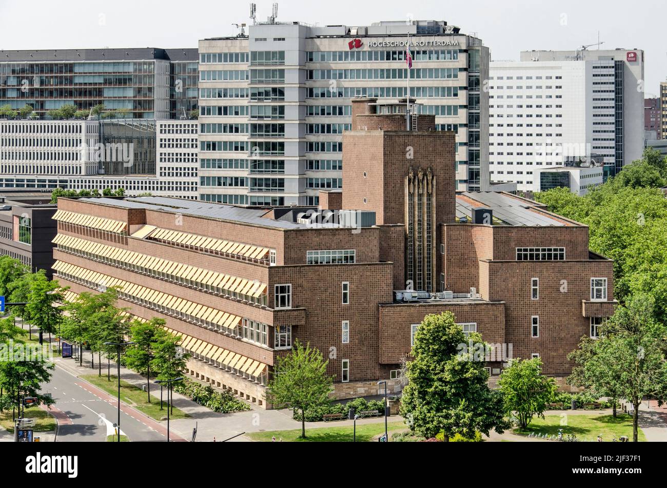 Rotterdam, Niederlande, 18. Juni 2022: Das ehemalige Büro von Unilever, das heute als Bildungsgebäude genutzt wird Stockfoto