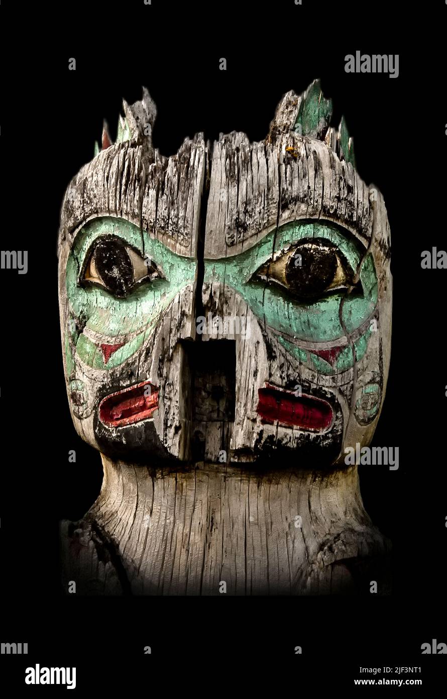 Alter Totemkopf im Saxman Village Stockfoto