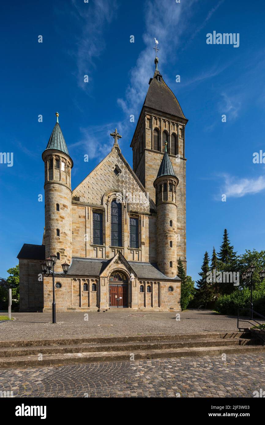 Deutschland, Coesfeld, Coesfeld-Lette, Berkel, Baumberge, Münsterland, Westfalen, Nordrhein-Westfalen, NRW, Katholische Pfarrkirche St. Johannes Baptist in Lette, neoromanisch Stockfoto