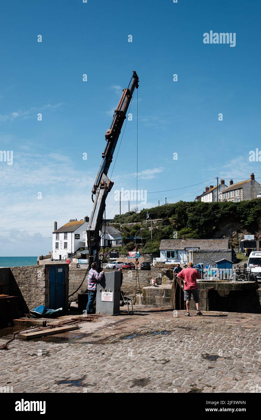Szenen in und um Porthleven Harbour, Cornwall Stockfoto