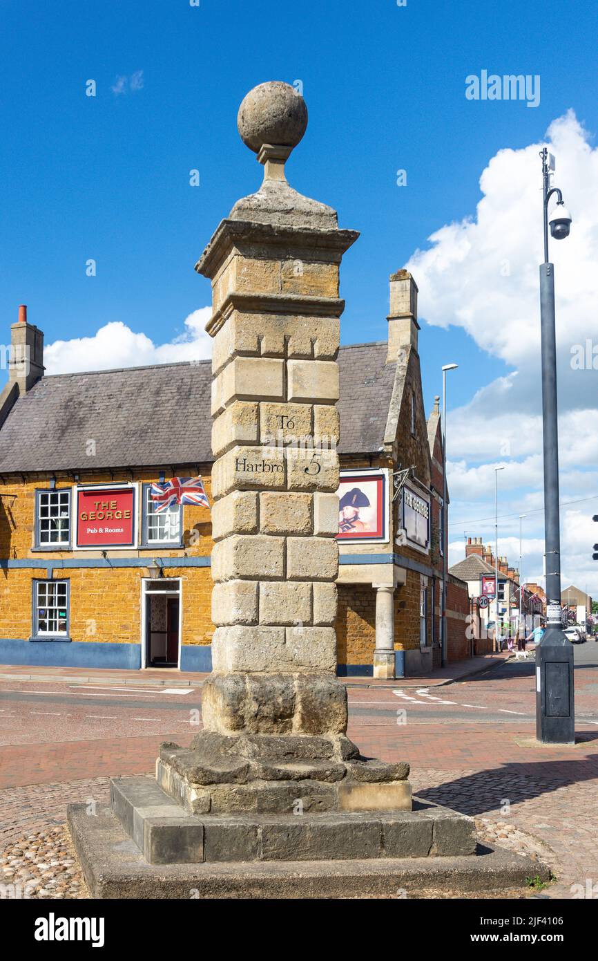 The Ancient Cross, High Street, Desborough, Northamptonshire, England, Vereinigtes Königreich Stockfoto