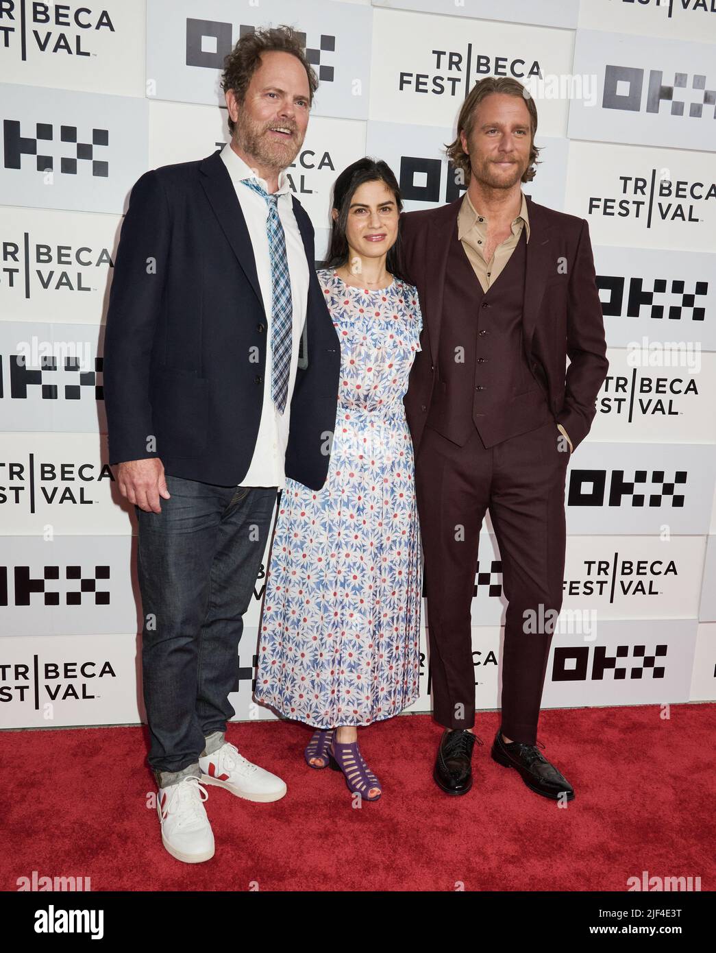 NEW YORK, NY, USA - 15. JUNI 2022: RAINN Wilson, Ana Cruz Kayne und Jake McDorman nehmen an der Tribeca Festival-Premiere von „Jerry & Marge Go Large“ Teil. Stockfoto