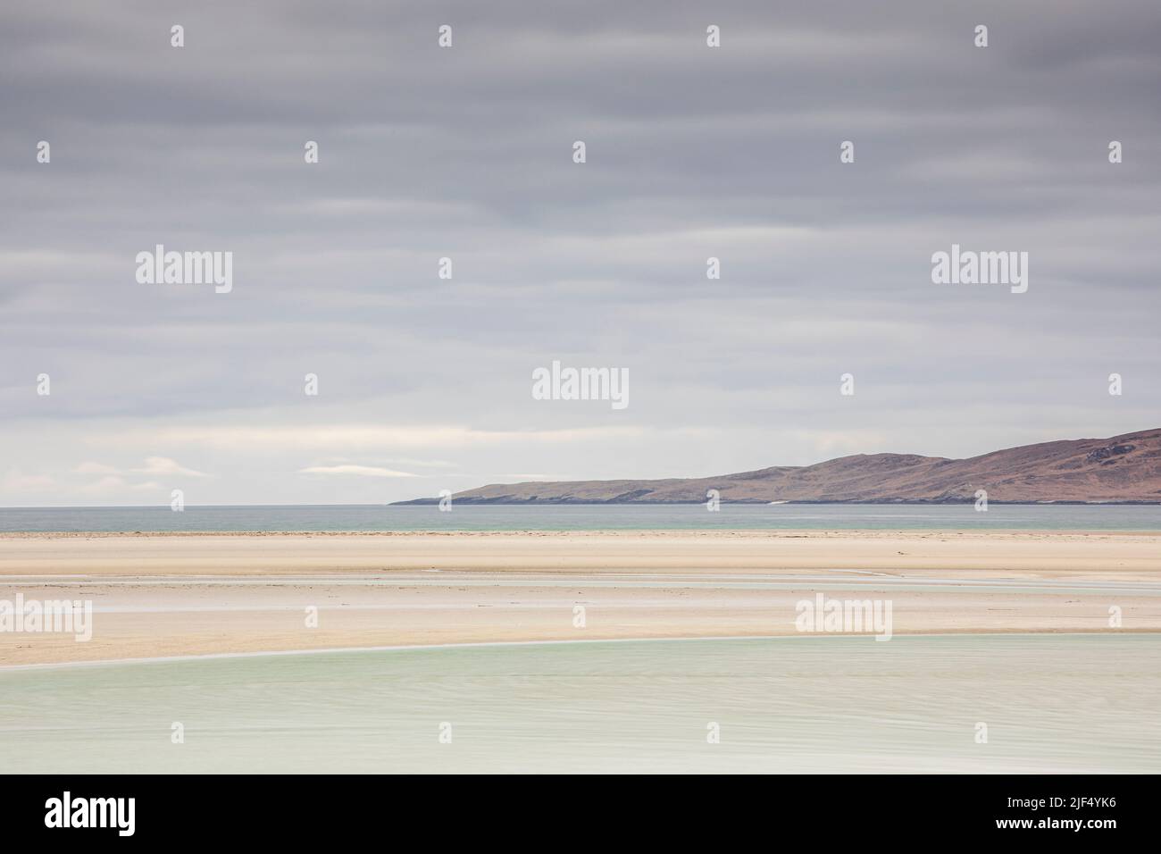Blick über Fadhail Losgaintir nach Taransay, Harris, Äußere Hebriden, Schottland Stockfoto