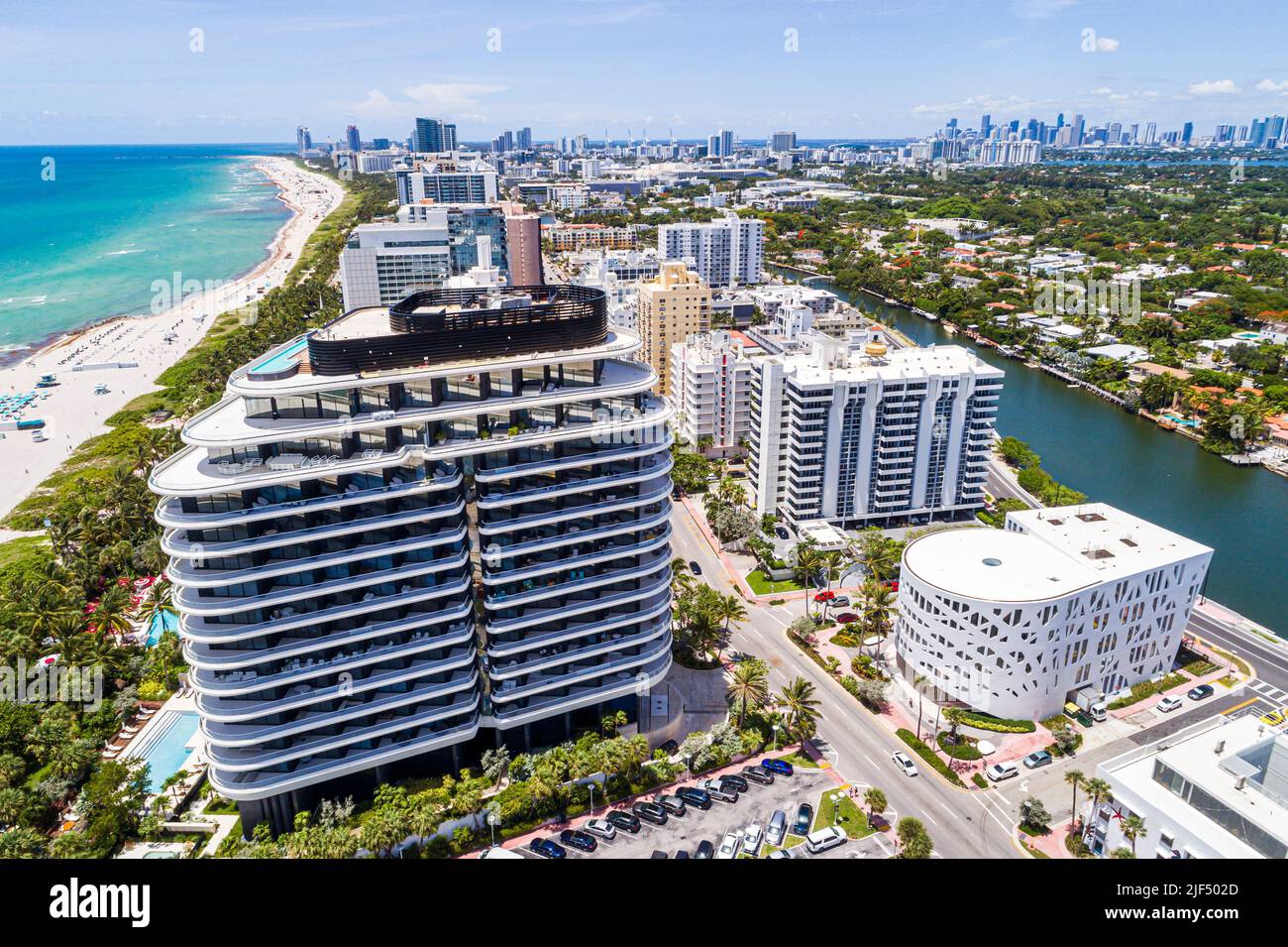 Miami Beach Florida, Luftaufnahme von oben, Faena House Luxus-Eigentumswohnung-Komplex am Strand am Wasser, Atlantikküste Küste öffentlich Stockfoto