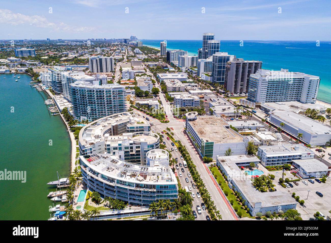 Miami Beach Florida, Luftaufnahme von oben, Atlantic Ocean Indian Creek Oceanfront Waterfront Eigentumswohnungsgebäude, Indian Creek Drive Collins Stockfoto