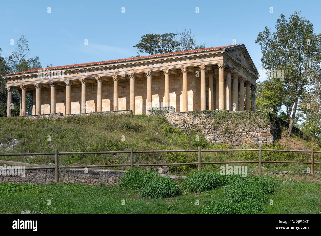 Kirche des heiligen Georg, Las Fraguas in Kantabrien, Spanien Stockfoto