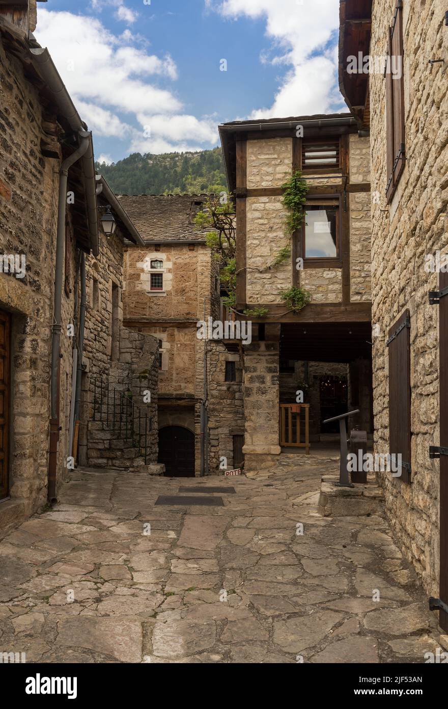 Historische Gebäude in der Gemeinde Sainte-Enimie, Gorges du Tarn Causses, Ozitanien, Frankreich Stockfoto