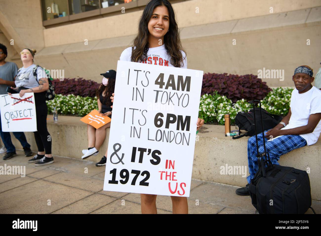 Dallas, Texas, USA. 29.. Juni 2022. Eine Sammlung von Fotos der einzigartigen Poster und Hemden, die bei der Dallas Reproductive Rights Rally, Dallas City Hall, 29.. Juni 2022, zu sehen waren (Foto: © AVI Adelman/ZUMA Press Wire) Stockfoto
