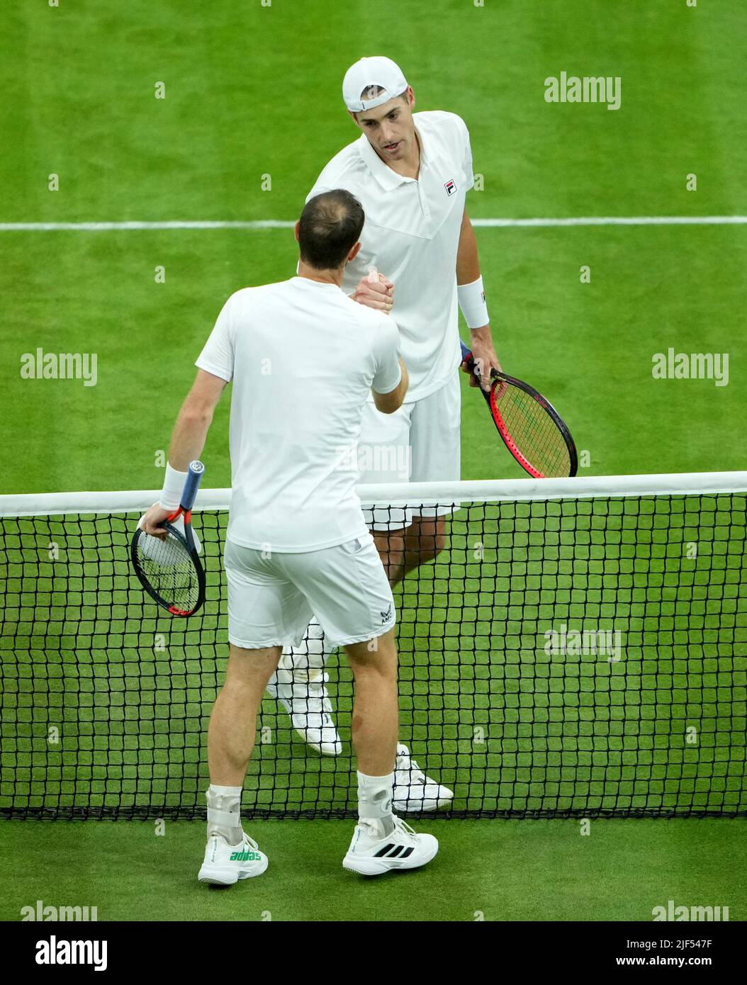 Andy Murray nach seinem Spiel gegen John Isner am dritten Tag der Wimbledon Championships 2022 beim All England Lawn Tennis and Croquet Club in Wimbledon. Bilddatum: Mittwoch, 29. Juni 2022. Stockfoto