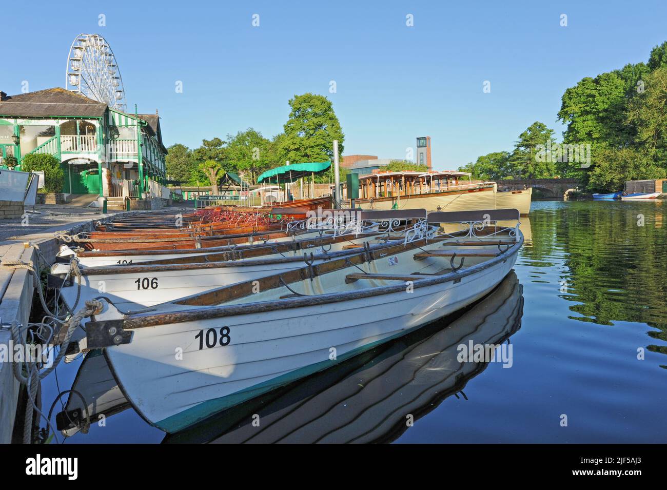 Ruderboote auf dem Fluss Avon, Stratford-upon-Avon, Warwickshire Stockfoto