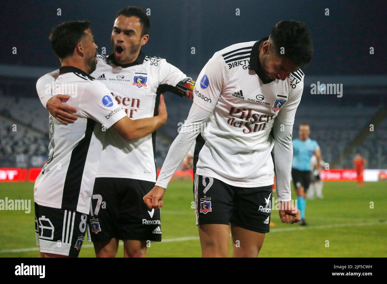 Juan Mart’n Lucero do Colo-Colo (CHI), comemora o Seu gol durante a partida entre Colo-Colo e Internacional, pelas oitavas de Final da Copa Sulamericana 2022, no Est‡dio Monumental David Arellano nesta Tera-feira 28. Stockfoto