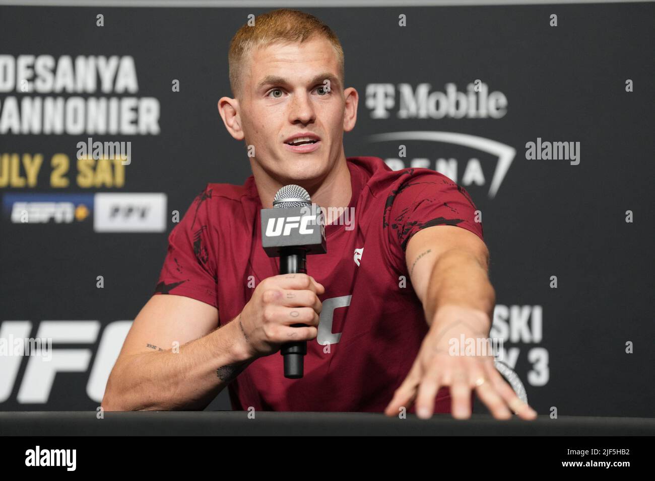 29. JUNI 2022, LAS VEGAS, NV, LAS VEGAS, NV, USA: LAS VEGAS, NV - 29. Juni: Ian Garry trifft sich mit der Presse zum Medientag beim UFC Apex für den UFC 276 - Adesanya vs Connonier - Media Day am 29. Juni 2022 in LAS VEGAS, NV, USA. (Bild: © Louis Grasse/PX Imagens via ZUMA Press Wire) Stockfoto