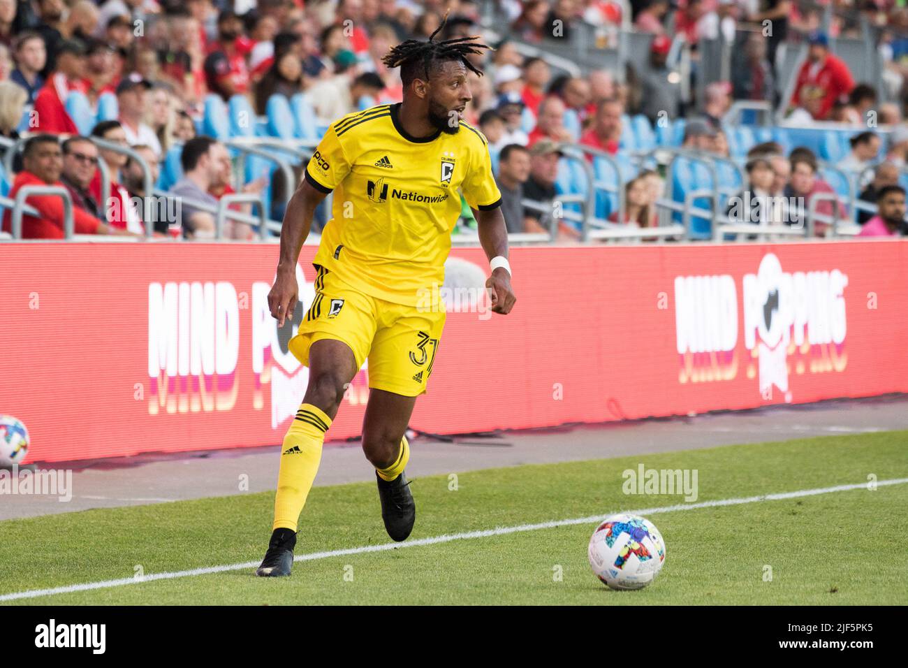 Toronto, Kanada. 29.. Juni 2022. Steven Moreira (31) von Columbus wurde während des MLS-Spiels zwischen dem FC Toronto und dem Columbus SC auf dem BMO-Feld in Aktion gesehen. Das Spiel endete 2-1 für Columbus SC. Kredit: SOPA Images Limited/Alamy Live Nachrichten Stockfoto