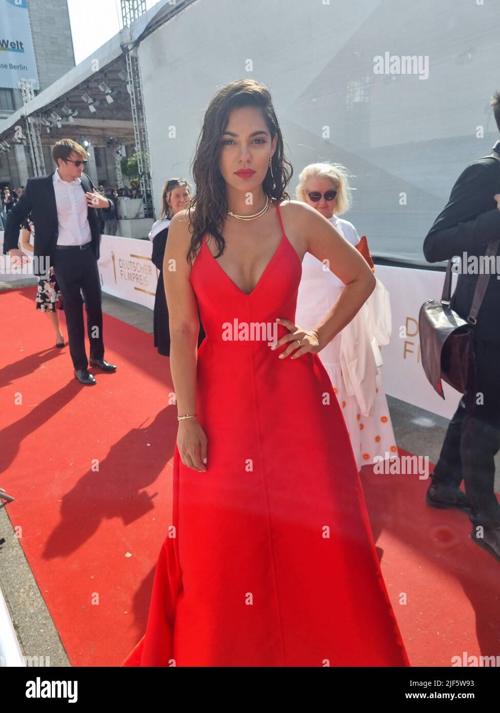 Nilam Farooq bei der Ankunft zum Deutschen Filmpreis 2022 im Palais am Funkturm. Berlin, 24.06.2022 Stockfoto