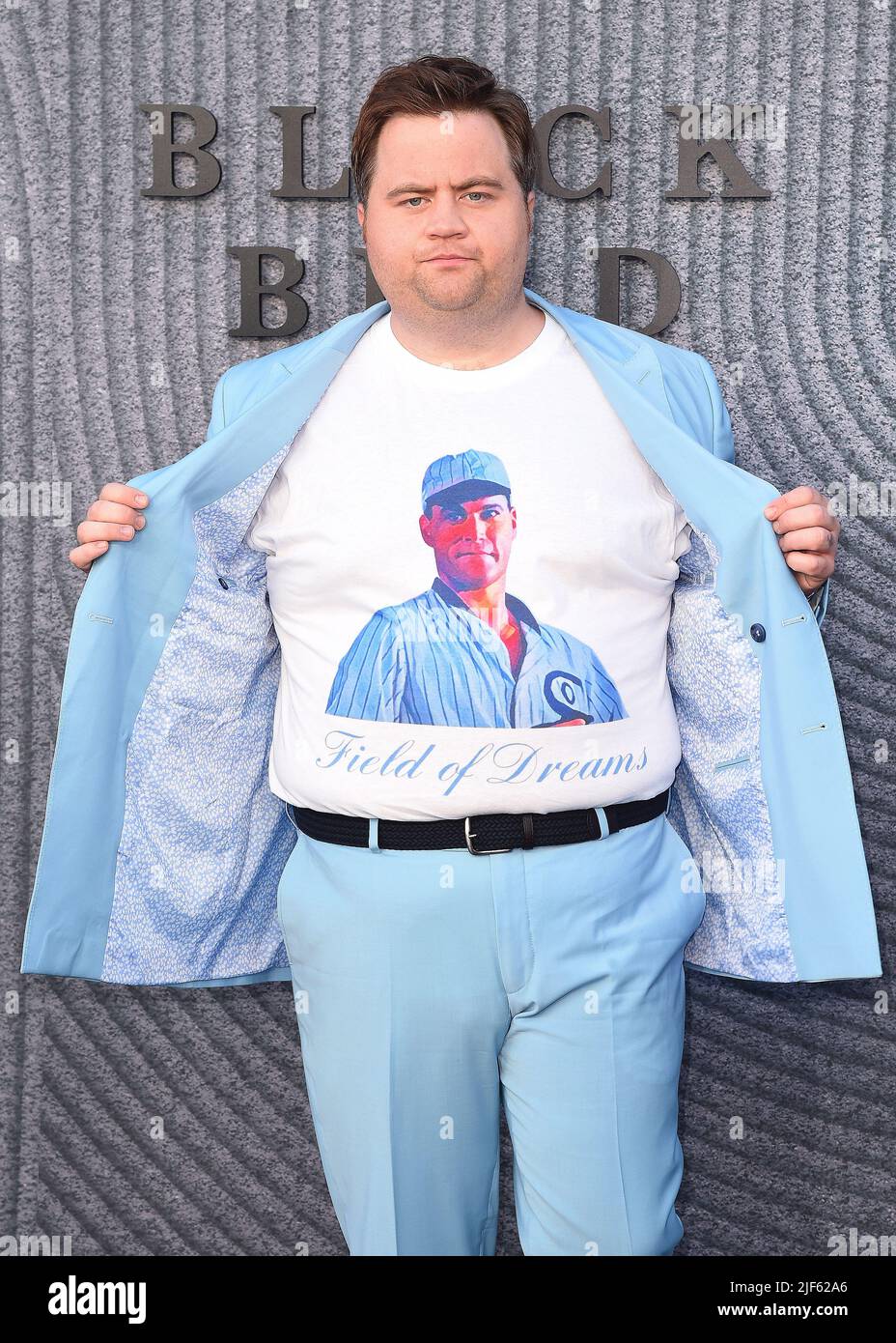 Paul Walter Hauser beim Spaziergang auf dem roten Teppich bei der Premiere von Apple TV „Black Bird“ auf dem roten Teppich am 29. Juni 2022 in Bruin Westwood in Los Angeles, CA. (Foto von Scott Kirkland/Sipa USA) Stockfoto