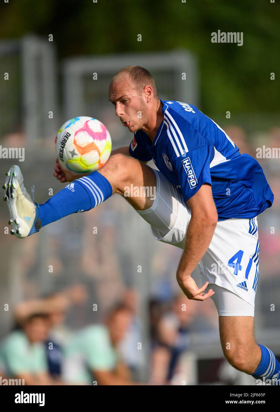 Marl, Deutschland. 29/06/2022, Henning MATRICIANI (GE) Action, Fußball-Testspiel VfB Huels - FC Schalke 04 (GE) 0:14, am 29.. Juni 2022 in Marl/Deutschland. #Die DFL-Vorschriften verbieten die Verwendung von Fotos als Bildsequenzen und/oder quasi-Video # Â Stockfoto