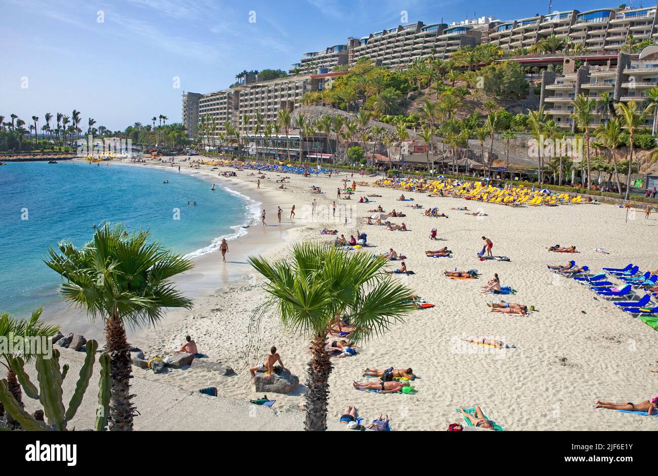 Strandleben an der Playa de la Verga, Badestrand im Hotel Aquamarina, Ferienort Anfi del Mar, Arguineguin, Kanarische Inseln, Spanien Stockfoto