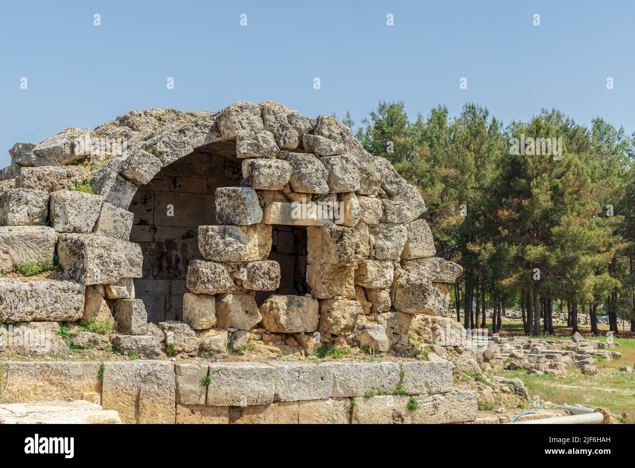 Ruinen von Perge, einer antiken griechischen Stadt in Anatolien, jetzt in der türkischen Provinz Antalya. Stockfoto