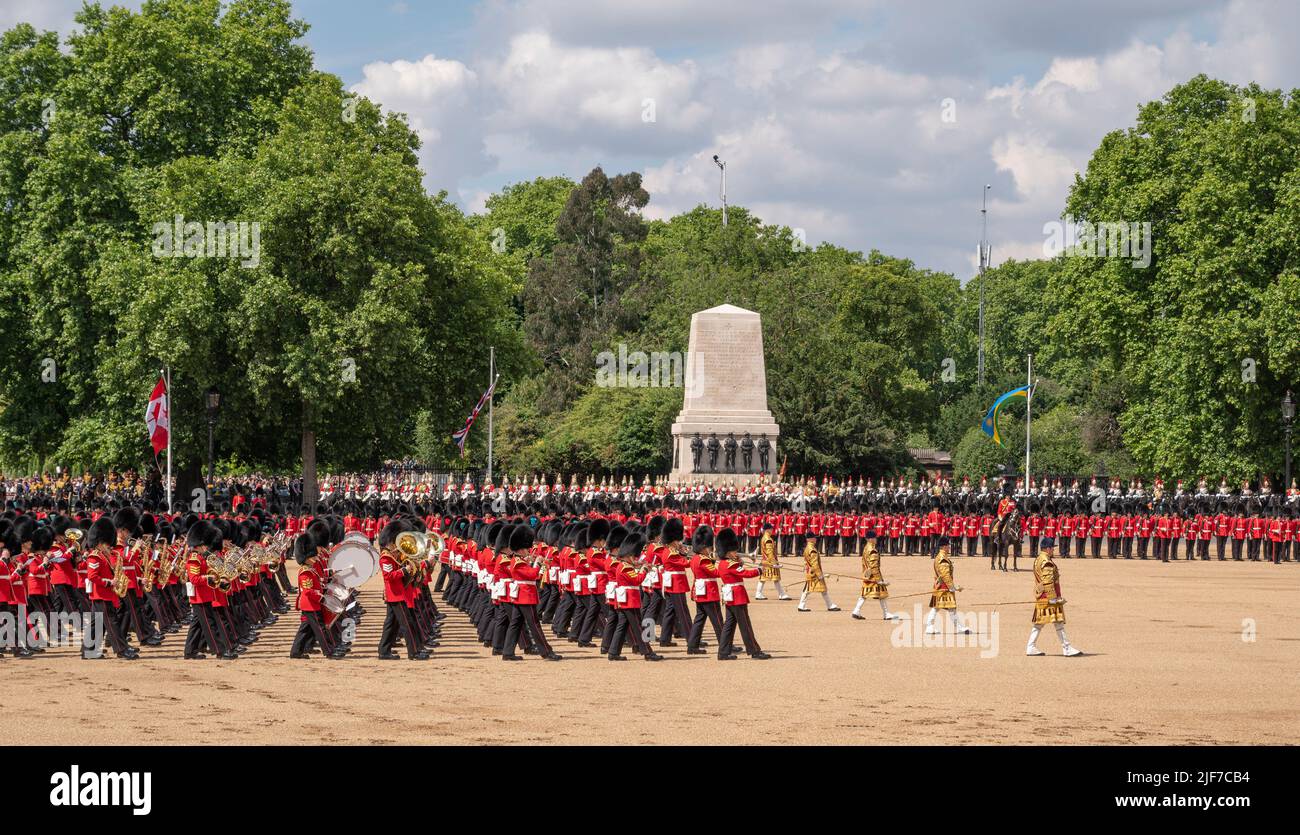 Horse Guards Parade, London, Großbritannien. 2. Juni 2022. Trooping the Color, die Geburtstagsparade der Königin, findet im Platin-Jubiläumsjahr statt. Stockfoto
