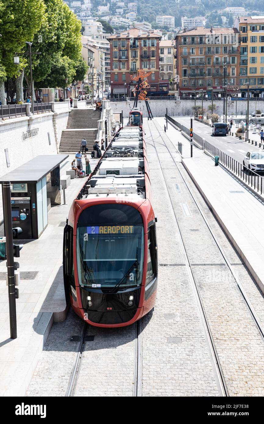 Schöne Straßenbahn am Marina Terminal Stockfoto