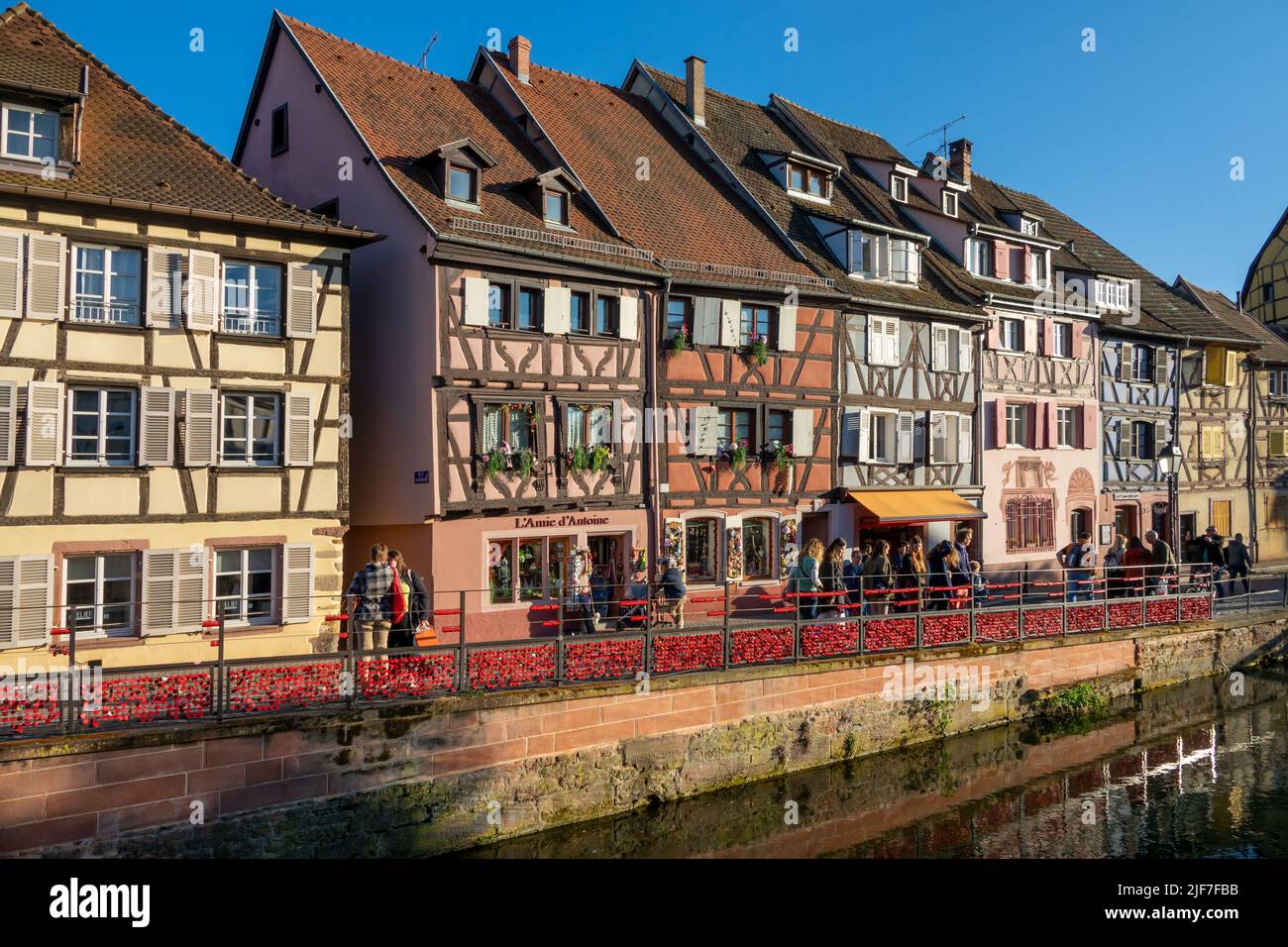 Bunte Häuser in Colmar, kleines Dorf in Venedig, Elsass, Frankreich Stockfoto