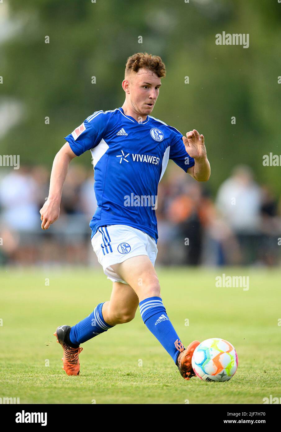 Elias KURT (GE) Action, Fußball-Testspiel VfB Huels - FC Schalke 04 (GE) 0:14, am 29.. Juni 2022 in Marl/Deutschland. #Die DFL-Vorschriften verbieten die Verwendung von Fotos als Bildsequenzen und/oder quasi-Video # Â Stockfoto