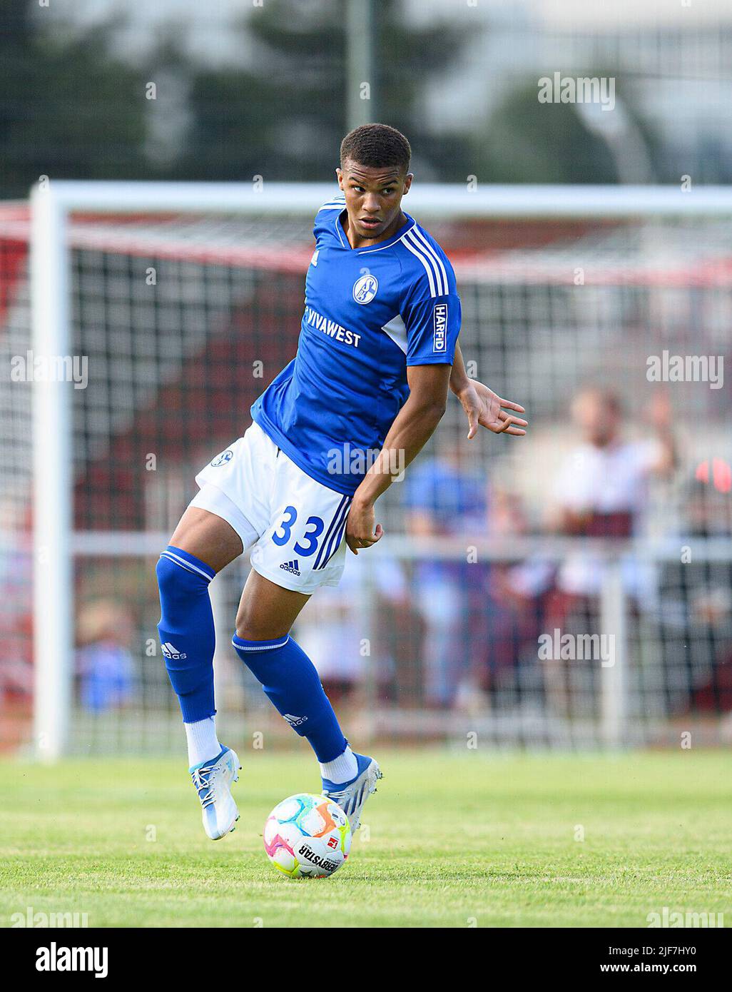 Malick THIAW (GE) Action, Fußball-Testspiel VfB Huels - FC Schalke 04 (GE) 0:14, am 29.. Juni 2022 in Marl/Deutschland. #Die DFL-Vorschriften verbieten die Verwendung von Fotos als Bildsequenzen und/oder quasi-Video # Â Stockfoto