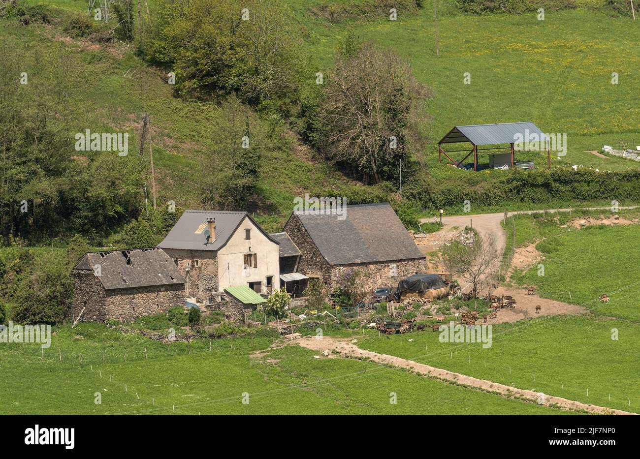 Kleiner Bauernhof auf dem Somport Pass in den Pyrenäen, Frankreich Stockfoto