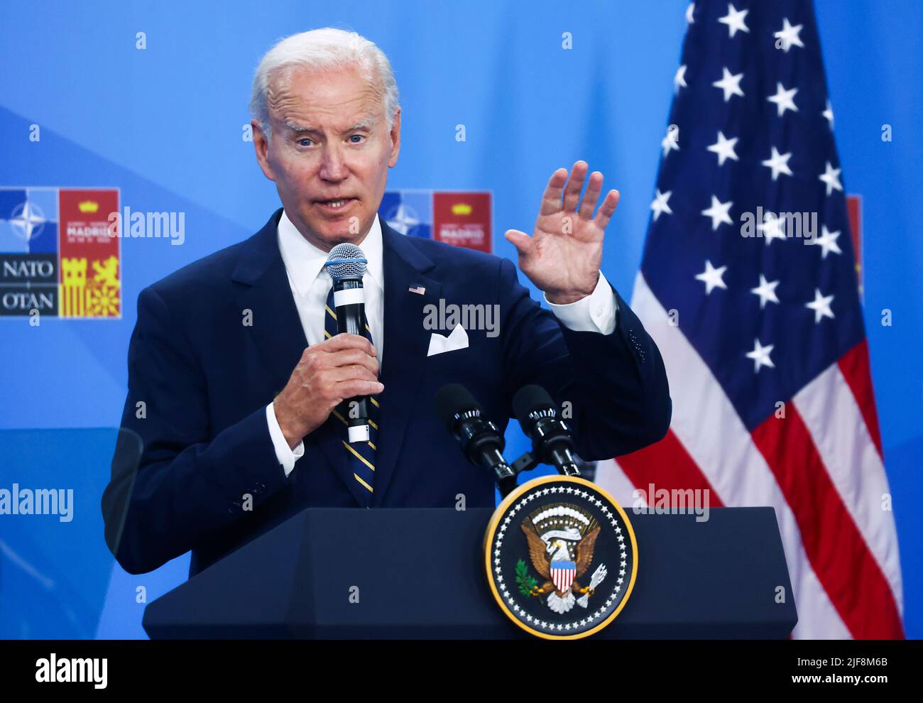 Madrid, Spanien. 30.. Juni 2022. US-Präsident Joe Biden hält während des NATO-Gipfels am 30. Juni 2022 im IFEMA-Kongresszentrum in Madrid, Spanien, eine Pressekonferenz ab. (Bild: © Beata Zawrzel/ZUMA Press Wire) Stockfoto