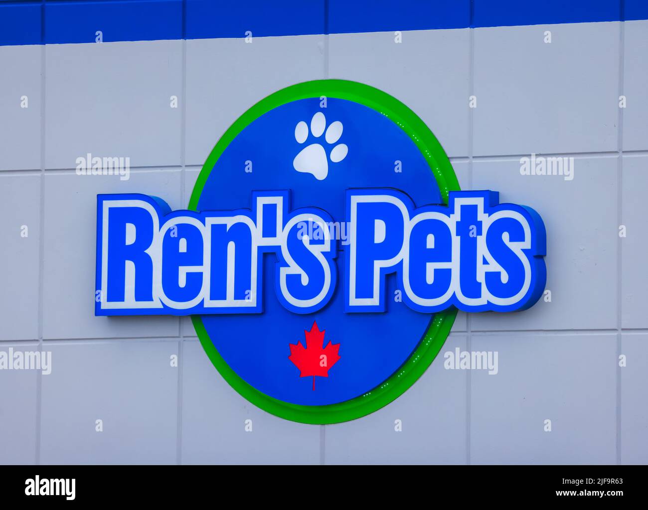 REN'S PETS Banner im Storefront. RENS PETS ist ein kanadisches Fachgeschäft für Haustiere. HALIFAX, NOVA SCOTIA, KANADA - JUNI 2022 Stockfoto