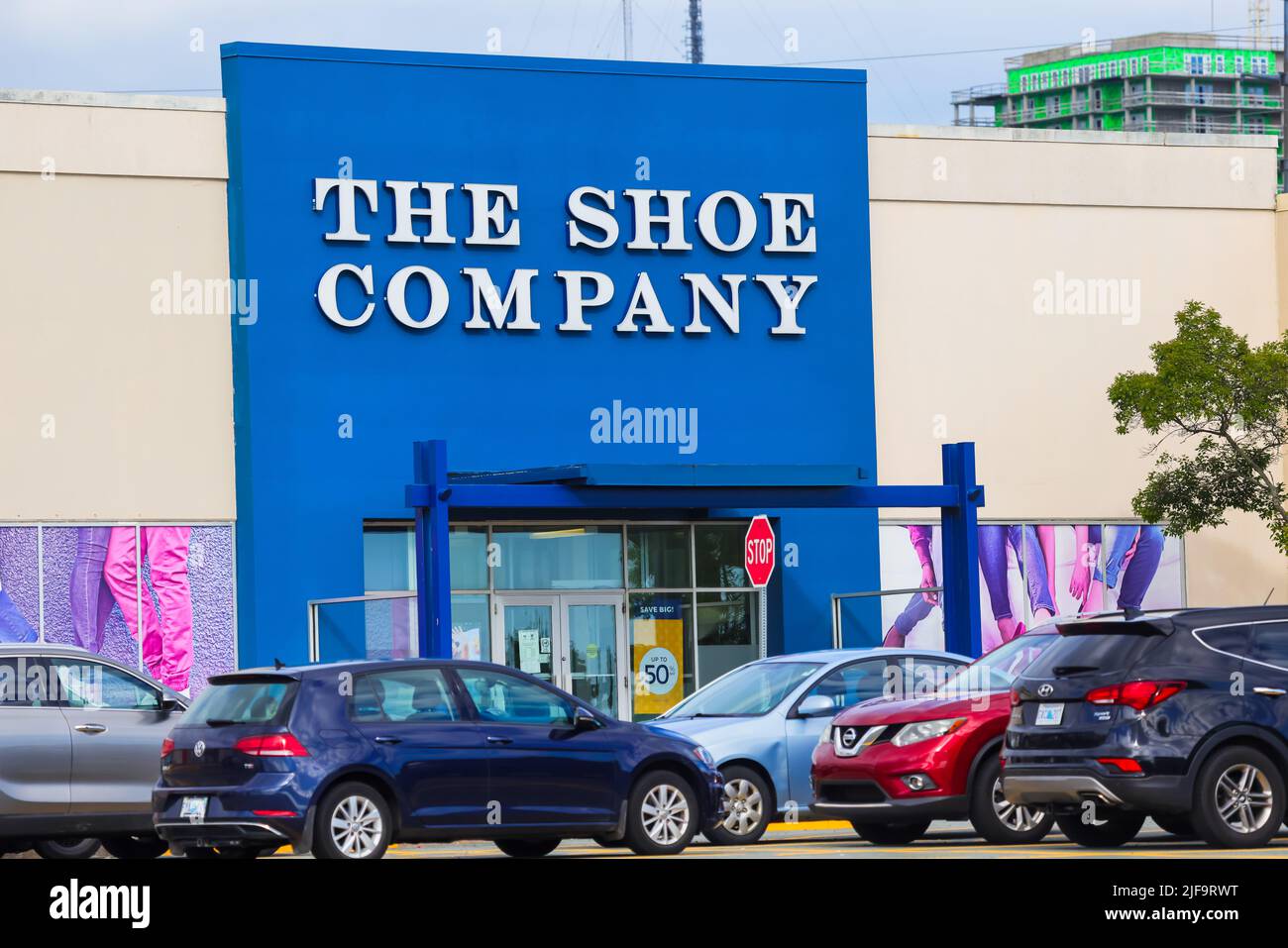 DIE SCHUHFIRMA STOREFRONT. The Shoe Company ist ein kanadisches Schuhgeschäft, das die größte Auswahl Kanadas anbietet. HALIFAX, NOVA SCOTIA, KANADA Stockfoto
