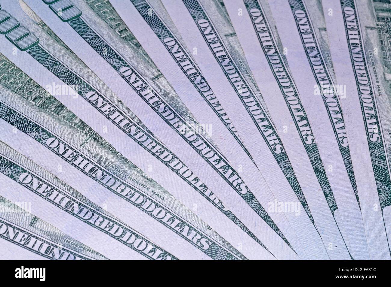 Nahaufnahme von fächerförmigen hundert-Dollar-Banknoten Stockfoto