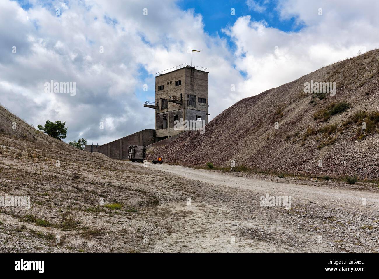 Verwüstungen von Haufen und verlassenen Industriegebäuden, ehemalige Kalksteinfabrik, Laerbro, Naturschutzgebiet Furilden und Vogelschutzgebiet, Furillen Island, in der Nähe Stockfoto