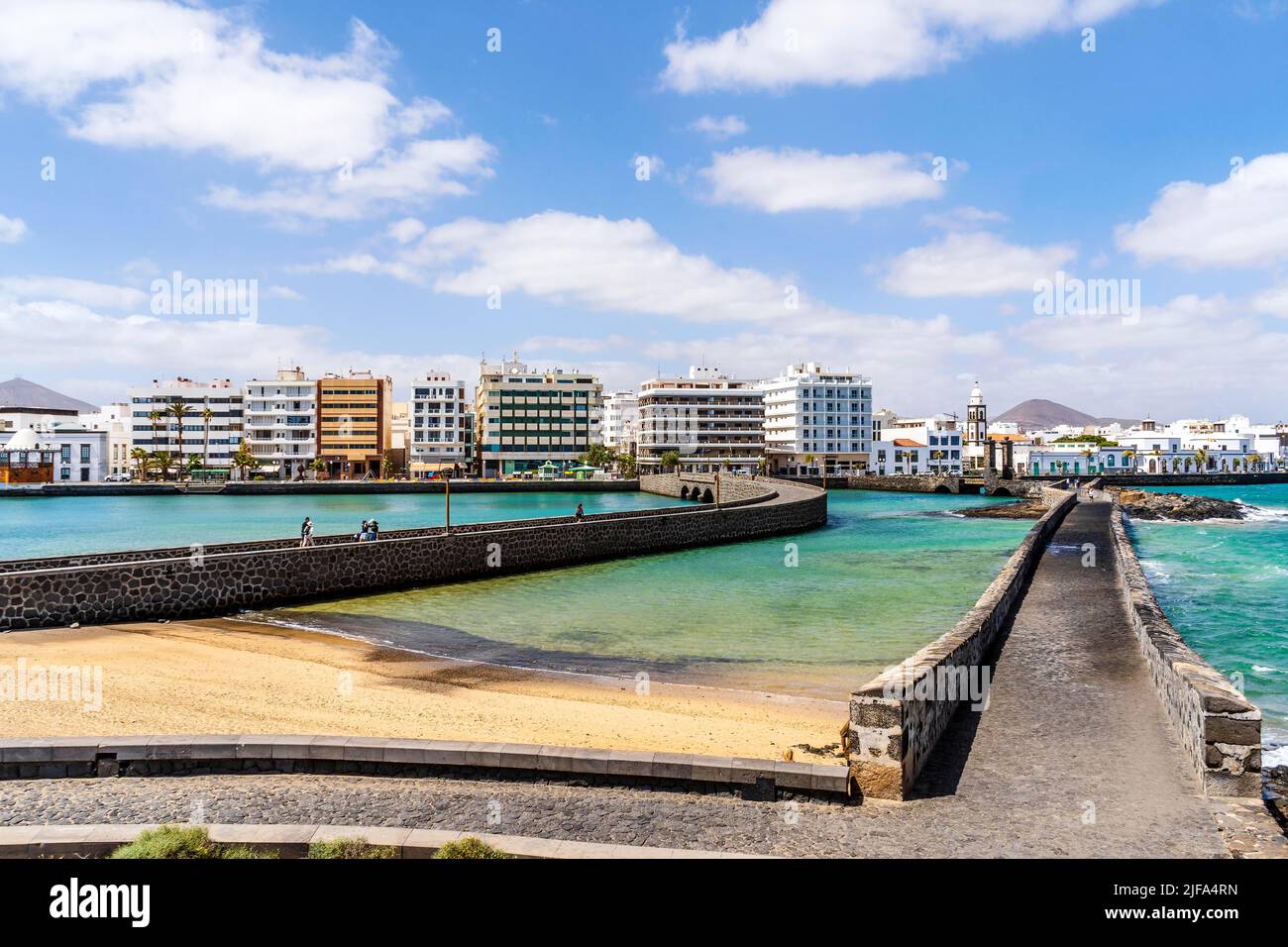 Stadtbild von Arrecife von der Burg San Gabriel aus gesehen, Hauptstadt von Lanzarote, Kanarische Inseln, Spanien Stockfoto