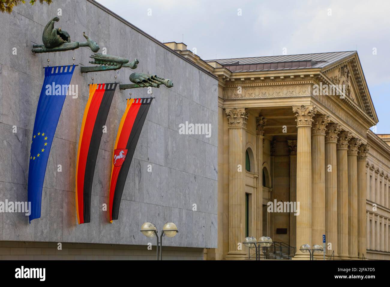 Landtag mit EU-Flaggen, Deutschland und Niedersachsen, Landeshauptstadt Hannover, Niedersachsen, Deutschland Stockfoto