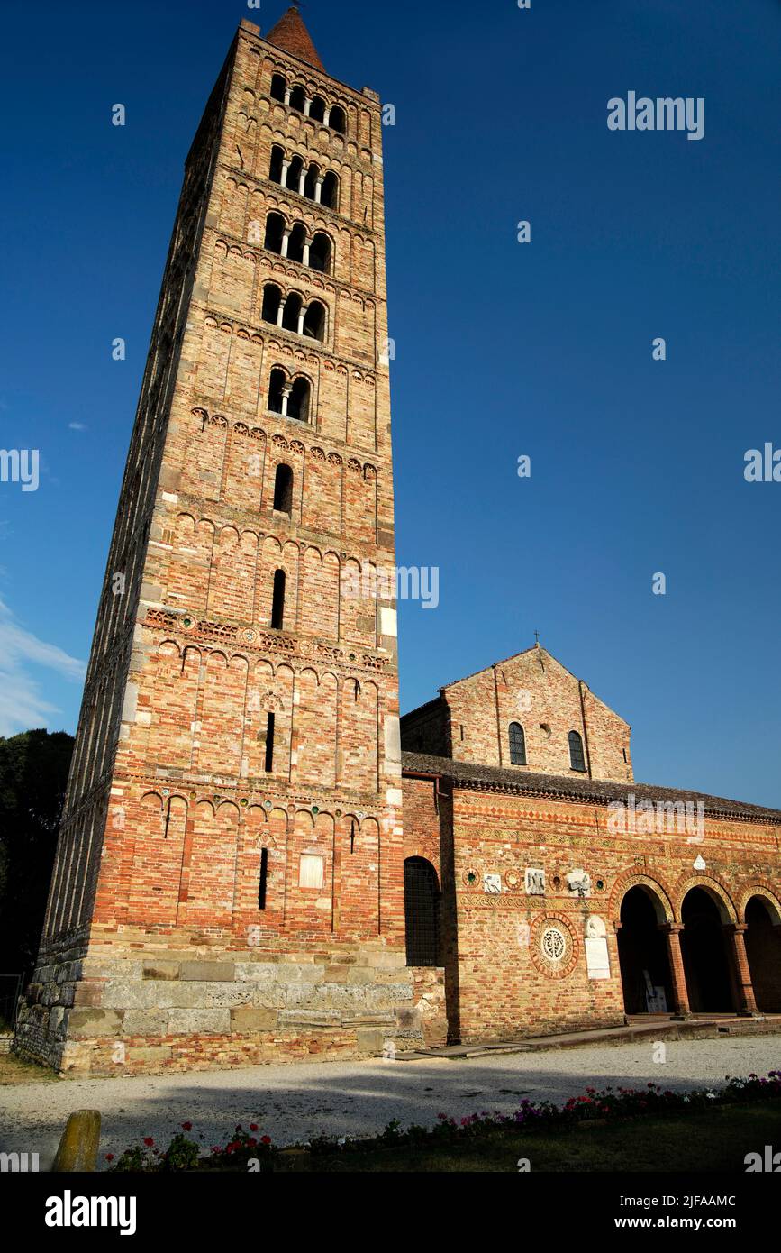 Abtei, Pomposa (lat. Abbatia Sanctae Mariae Pomposae), Norditalien, Provinz Ferrara, Italien Stockfoto