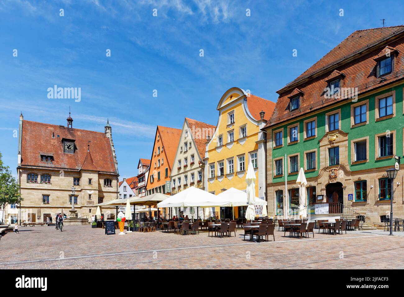 Links, altes Rathaus, erbaut 1470, 1476, Uhr, Gotik, Schweppermannsbrunnen, erbaut 1548 oder 1549, rechte Stadthäuser, Haus rechts Goldene Gans 1792 Stockfoto