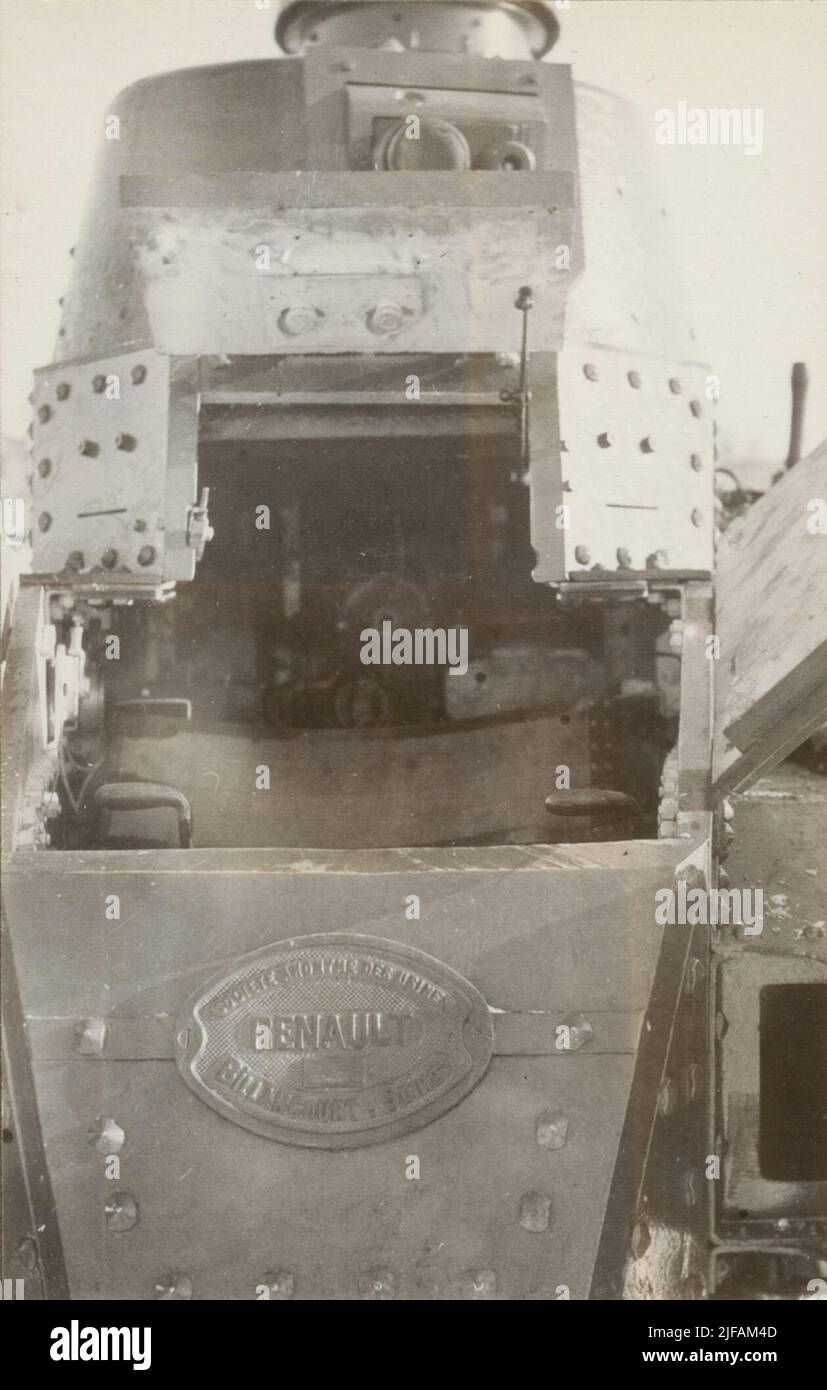 Das Fahrerhaus im Tank der Marke Renault in Nahaufnahme. Stockfoto