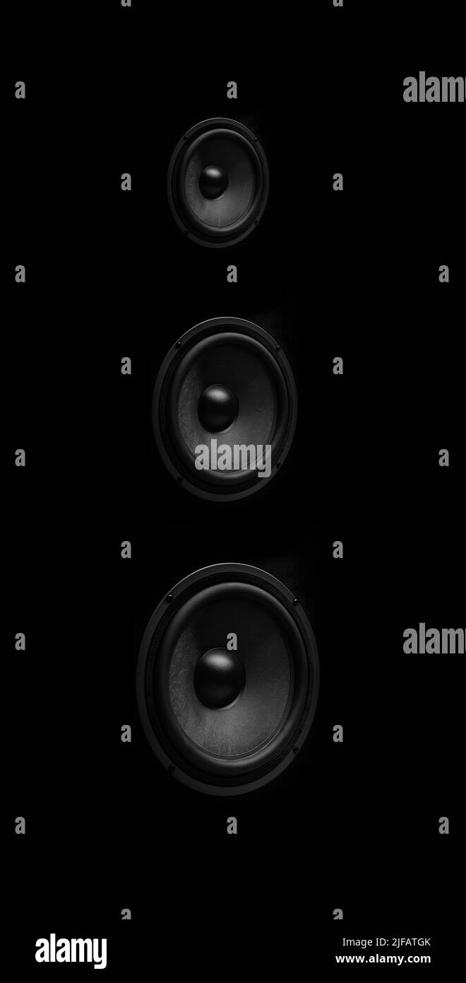 Schöner Sound-Lautsprecher auf dunklem Hintergrund. Stockfoto