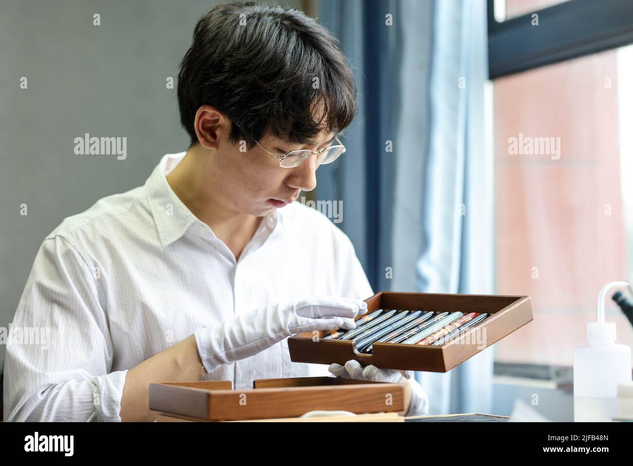 Guiyang, Chinas Provinz Guizhou. 1.. Juli 2022. Yuan Jian sortiert