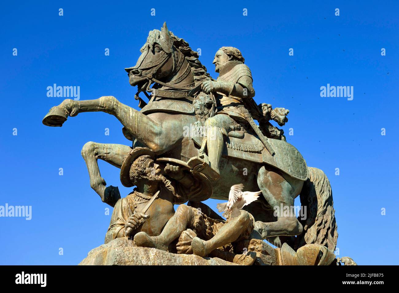 Frankreich, Charente, Cognac, Place Francois 1er, Reiterstatue von Francois 1er vom Bildhauer Antoine Etex 1864 eingeweiht Stockfoto