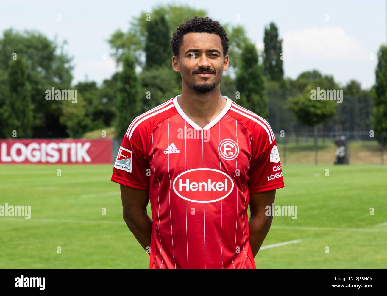 Fußball, 2. Bundesliga, 2022/2023, Fortuna Düsseldorf, Merkur Spiel Arena, Medientag, Teampräsentation für die neue Spielsaison, Pressefotoshooting, Emmanuel Iyoha Stockfoto
