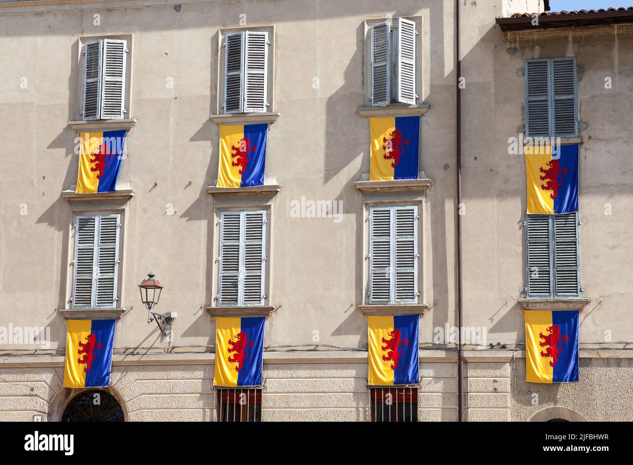 Flaggen des Bezirks Borgo Romano, Terra del Sole, Italien Stockfoto