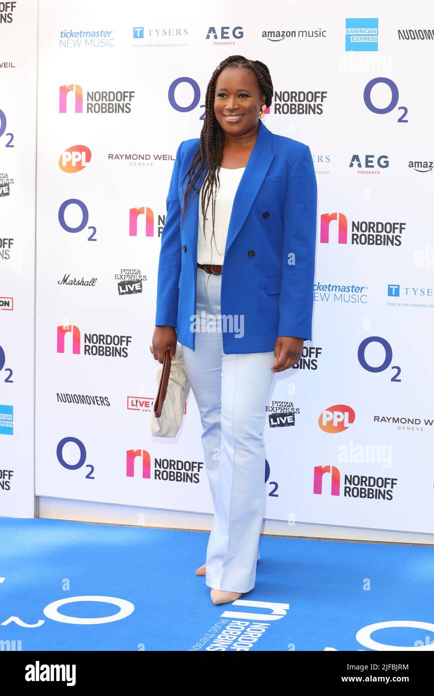 London, Großbritannien. 01.. Juli 2022. Charlene White nimmt an den Nordaff Robbins O2 Silver Clef Awards im Grosvenor House Hotel in London Teil Credit: John Davies/Alamy Live News Credit: John Davies/Alamy Live News Stockfoto