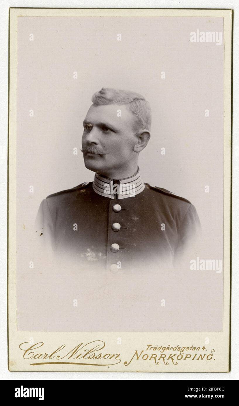 Porträt von Axel Herman Jaeger, Fancier beim ersten Grenadierregiment 4. Porträt von Axel Herman Jaeger, Fan-Junkie beim ersten Life Grenadier Regiment 4. Das Foto ist in den Alben von Carl Oscar Schwartz (1873-1958), Offizier des First Life Grenadier Regiment im Jahr 4, enthalten. Das Album enthält Bilder von Carl Oscar Schwartz's Familie, Freunden und Bekannten. Stockfoto
