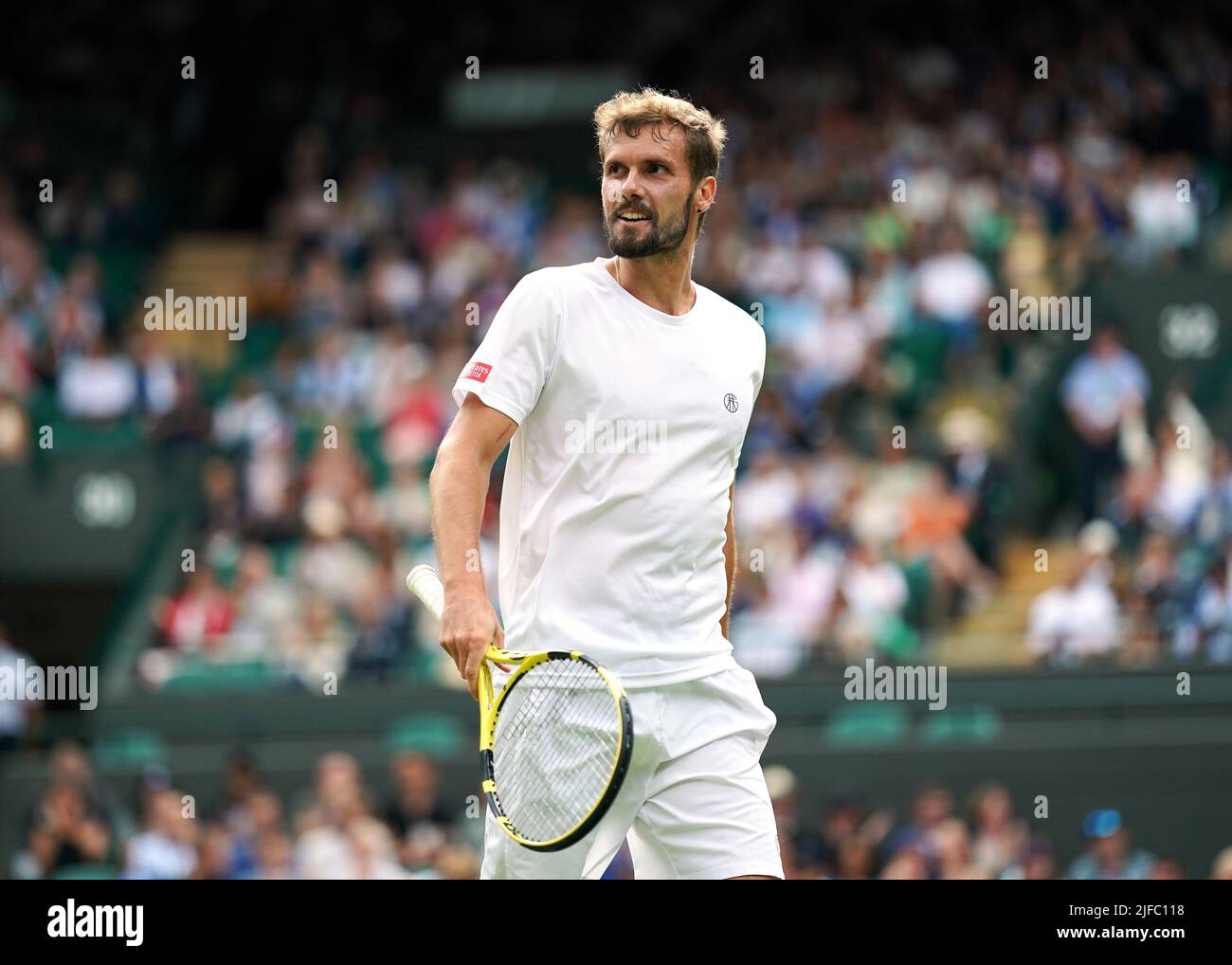 Oscar Otte reagiert am fünften Tag der Wimbledon Championships 2022 beim All England Lawn Tennis and Croquet Club in Wimbledon gegen Carlos Alcaraz. Bilddatum: Freitag, 1. Juli 2022. Stockfoto